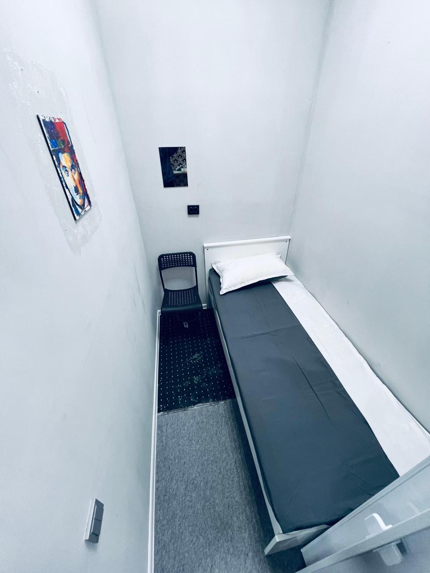 Center Capsule Hotel Almaty Luaran gambar