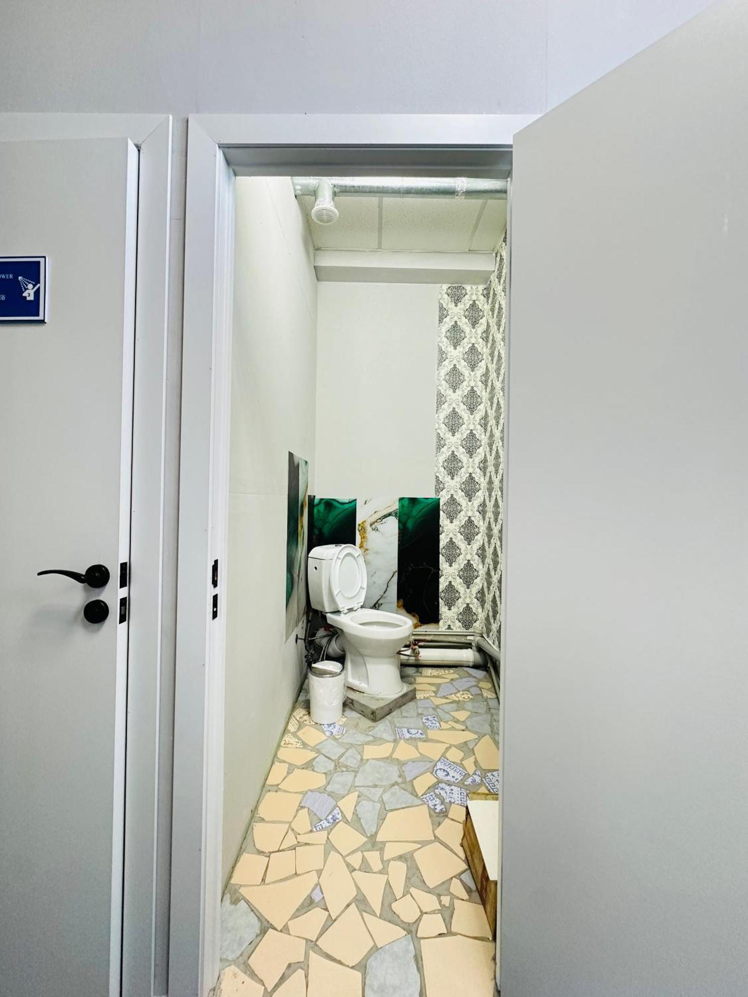 Center Capsule Hotel Almaty Luaran gambar