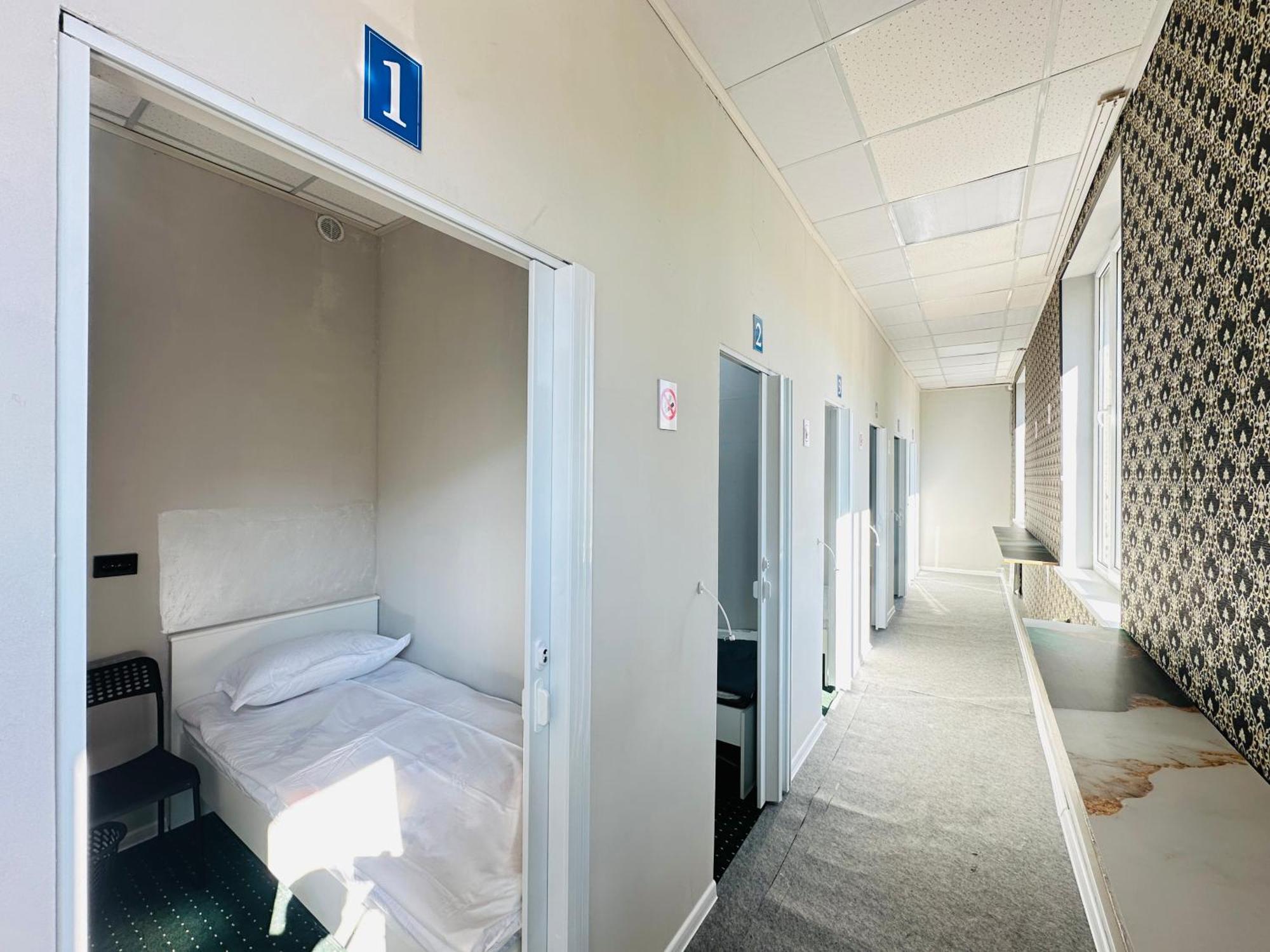 Center Capsule Hotel Almaty Luaran gambar
