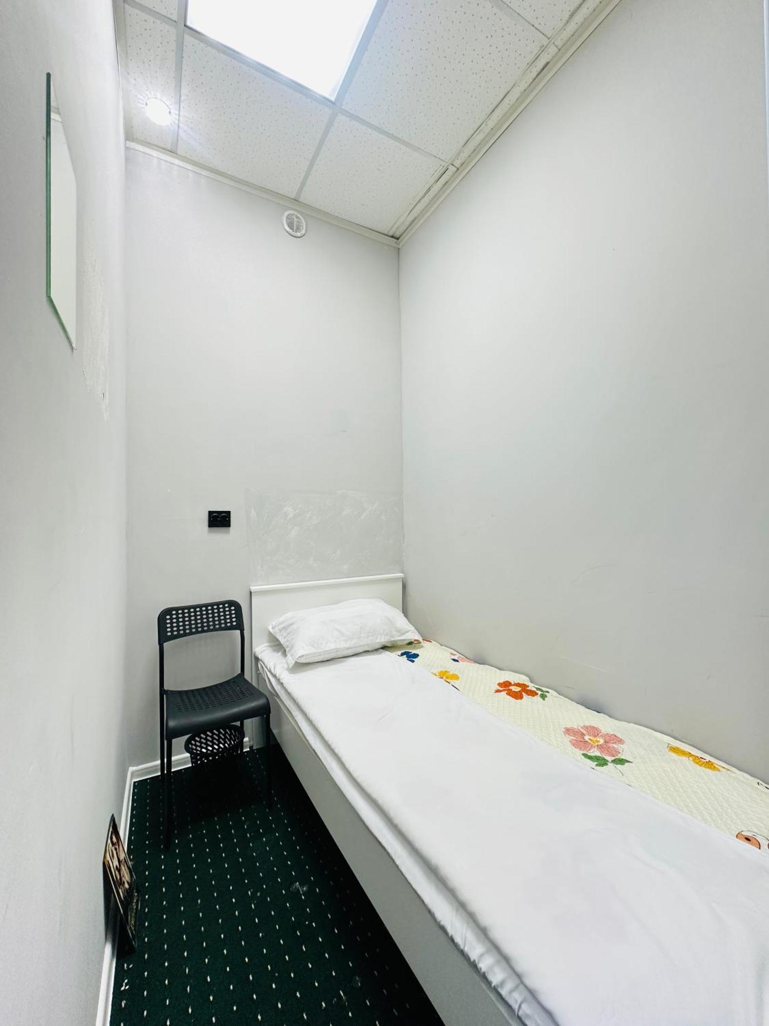 Center Capsule Hotel Almaty Luaran gambar